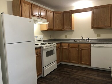 11 S Railroad Ave unit 31, Derry, NH 03038 - photo 7