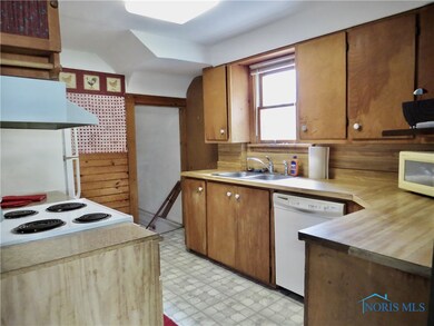 2614 Oak Grove Place, Toledo, OH 43613 - photo 6