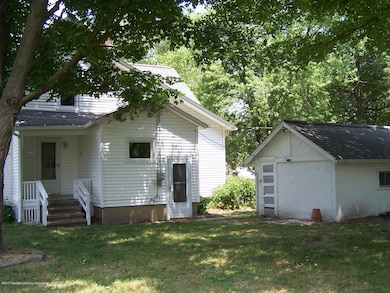 EXTERIOR REAR