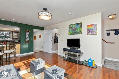 04-Living Room 20210526-DW-6173