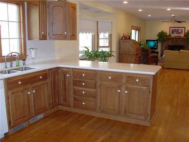 274 Larchwood Dr, Warwick, RI 02886 - photo 5