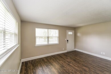 2141 Figaro Ln, Jacksonville, FL 32210 - photo 4