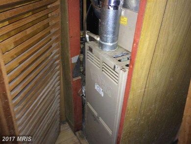 4425 Eldone Rd, Baltimore, MD 21229 - photo 5