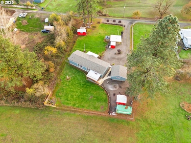 27481 10th St, Junction City, OR 97448 - photo 2