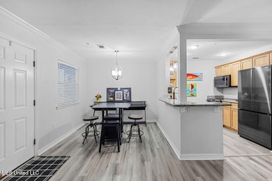 KITCHEN DINING