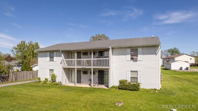 12-web-or-mls-305-stratford-way