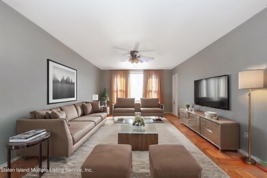 (7) LIVING ROOM STAGED