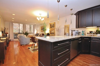 1374 Midland Ave unit 101, Bronxville, NY 10708 - photo 6