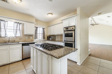 15218 Windy Cove Dr, Houston, TX 77095 - photo 4