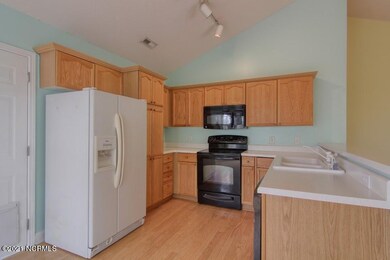 656 Windgate Dr, Wilmington, NC 28412 - photo 3