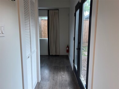 1919 Missouri St, Houston, TX 77019 - photo 6