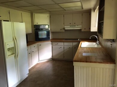 358 Cypress St, Walnutport, PA 18088 - photo 6