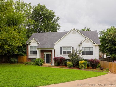 509 Glencoe Cir, Claremore, OK 74017 - photo 2