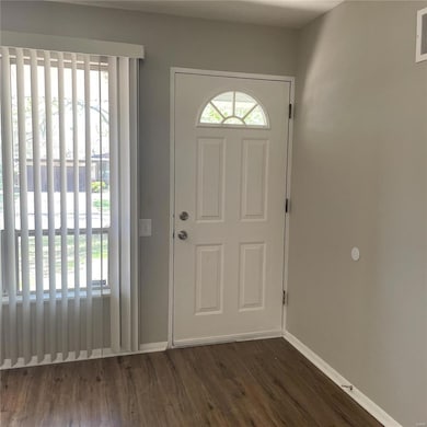 10708 Hallwood Dr, Saint Louis, MO 63136 - photo 5