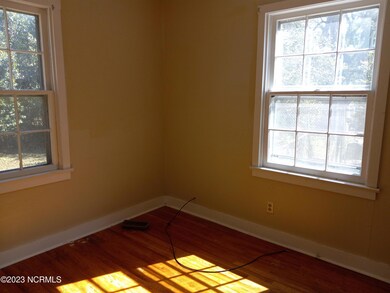 104 S Cypress Street bed 3 20230319