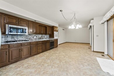 19233 Bishop Rd, Spencerville, IN 46788 - photo 6