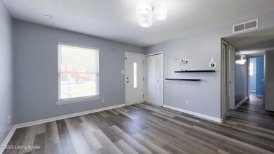 8008 Grenelle Dr, Louisville, KY 40228 - photo 6