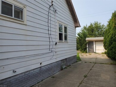 19501 Mohican Ave, Cleveland, OH 44119 - photo 6