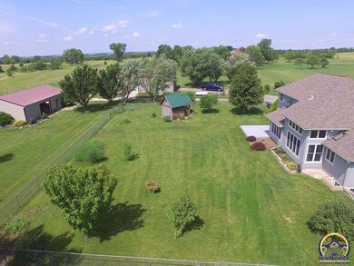 9241 SW 61st St, Topeka, KS 66610 - photo 4