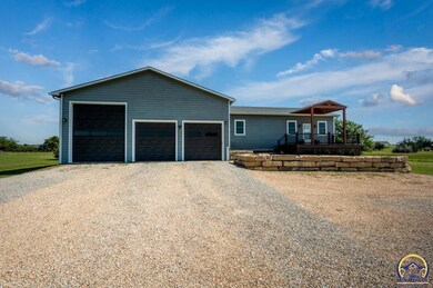 5900 SW Valencia Rd, Topeka, KS 66610 - photo 4