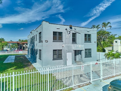 2020 Washington St unit 1-8, Hollywood, FL 33020 - photo 2