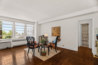 Ridge Davis Cooperative Apartments unit 506, Evanston, IL 60201 - photo 2