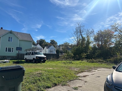 11 Dyer St, Fall River, MA 02720 - photo 3