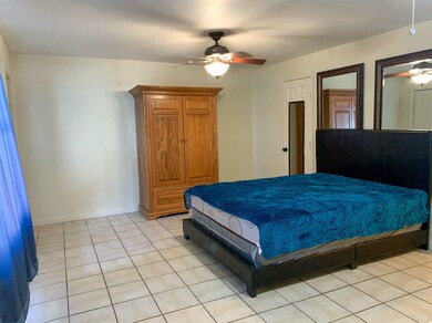 8430 Holiday Ln unit A, Houston, TX 77075 - photo 4