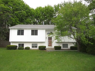 39 Clarke St, Warwick, RI 02886 - photo 2