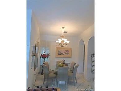 10929 NW 70th St, Doral, FL 33178 - photo 4