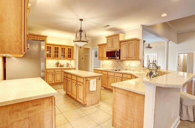 Large, bright kitchen!