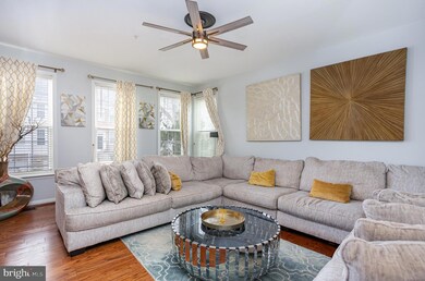 9136 Carriage House Ln, Columbia, MD 21045 - photo 4