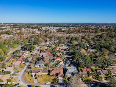 431 Holiday Hill Cir W, Jacksonville, FL 32216 - photo 6