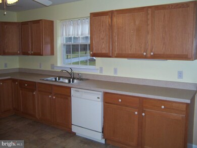 159 W Harmony Dr, Pottstown, PA 19464 - photo 7