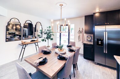 2113 E KNOLL Circle