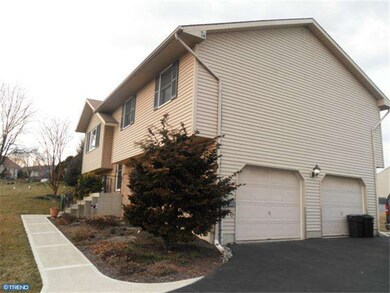 4540 Cairo Dr, Whitehall, PA 18052 - photo 3