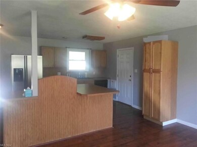 708 W Shore Blvd, Sheffield Lake, OH 44054 - photo 5