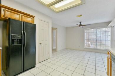 Kitchen with eat-in breakfast room