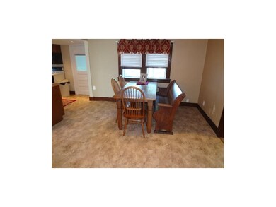 LARGE DINING ROOM
