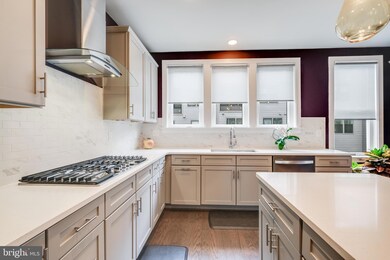 13336 Sherwood Park Ln, Herndon, VA 20171 - photo 7