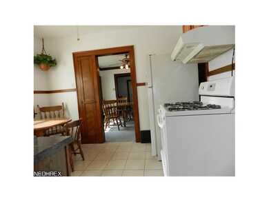 Applicances stay...view to dining room.