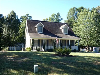 2239 Regency Dr, Randleman, NC 27317 - photo 2