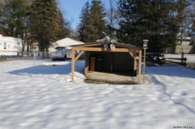 8 Concord St, Schenectady, NY 12302 - photo 5