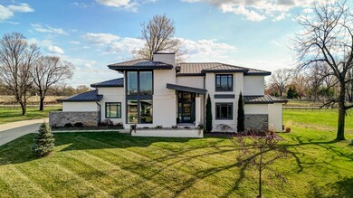 3900 E Dunrobin Dr-3
