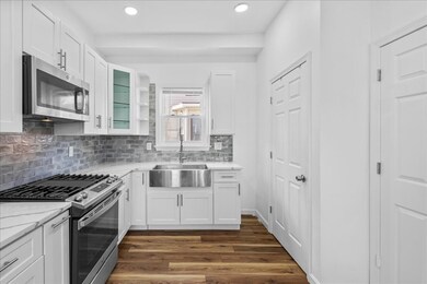 23 W 5th St, Lowell, MA 01850 - photo 4