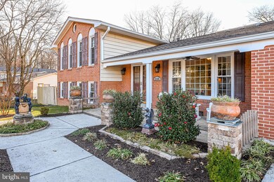 2108 Woodford Rd, Vienna, VA 22182 - photo 4