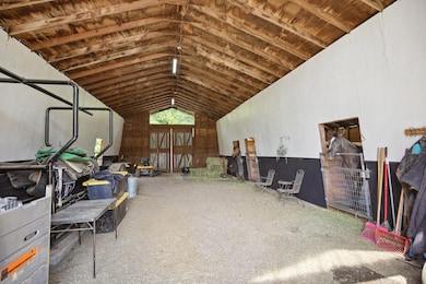 10115 Ramsey Rd, Gold Hill, OR 97525 - photo 4