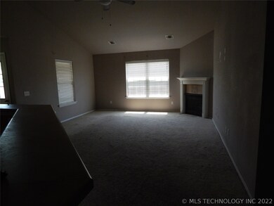 2550 W Mounds Ct, Sapulpa, OK 74066 - photo 3