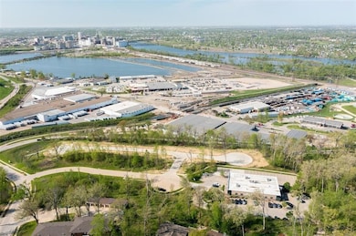 2122 Sierra Cir NE, Cedar Rapids, IA 52402 - photo 3