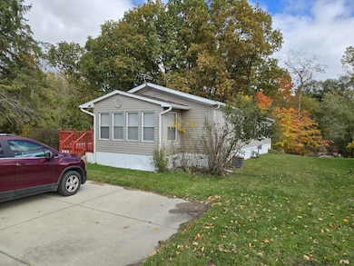 855 W Jefferson St unit 205, Grand Ledge, MI 48837 - photo 3